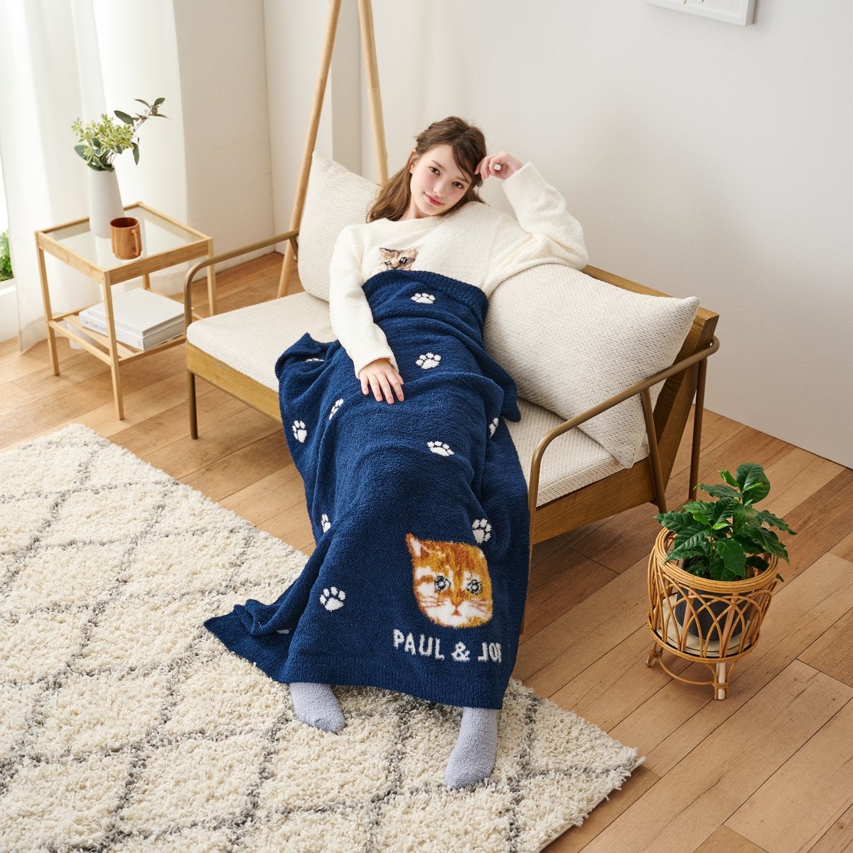 新品 未開封 CATジャガードブランケット ラッピング済み】ランダム猫足跡ジャガード ブランケット